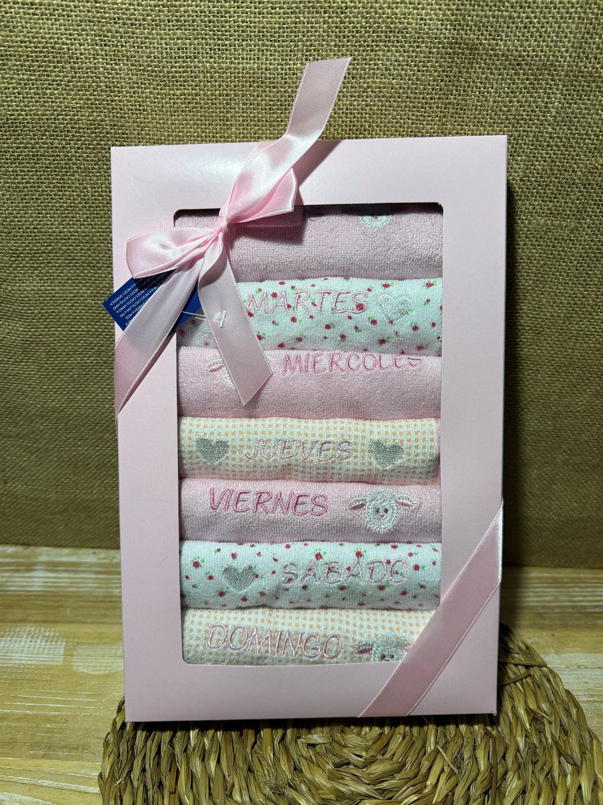 Baberos en tonos rosa o tonos azules - Imagen 4