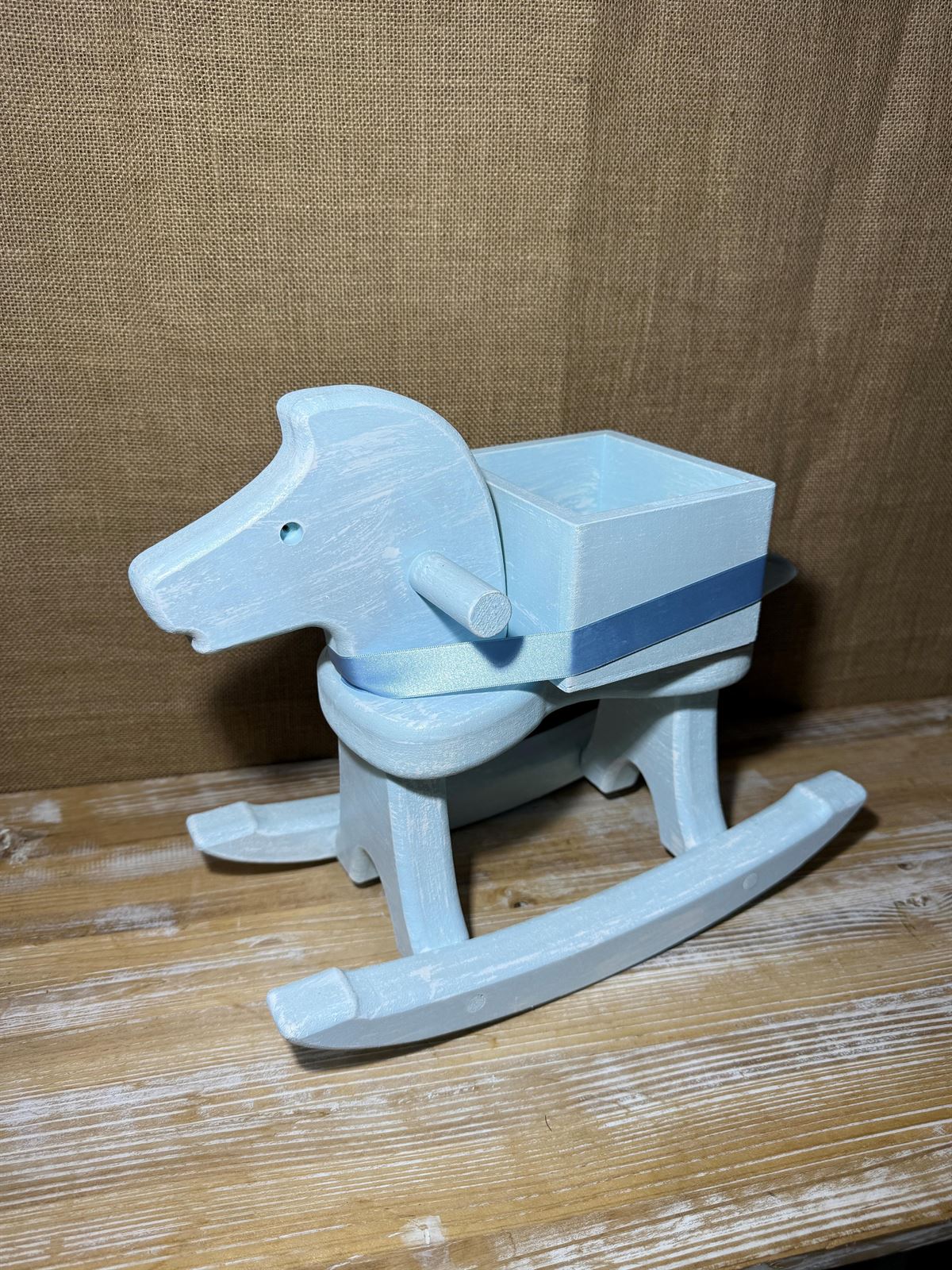 Caballo de madera en tonos azules - Imagen 5