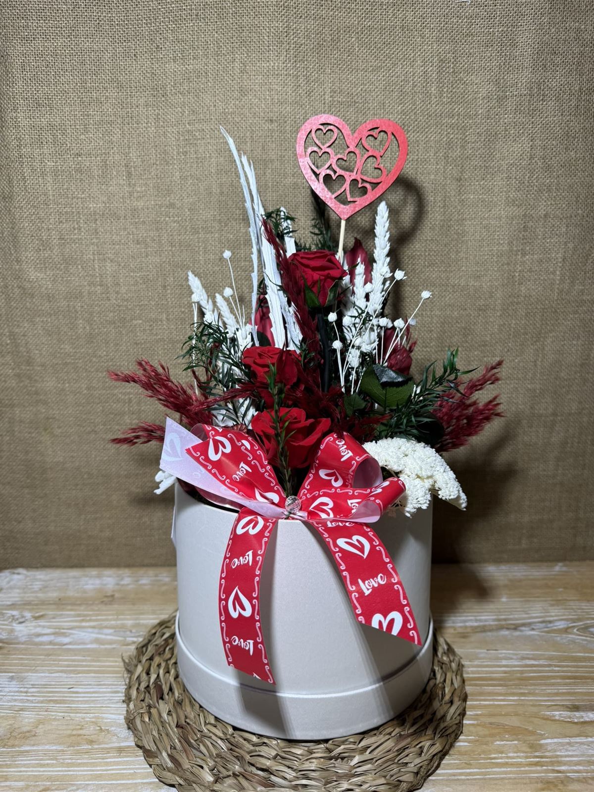 Caja blanca en tonos rojos - Imagen 3