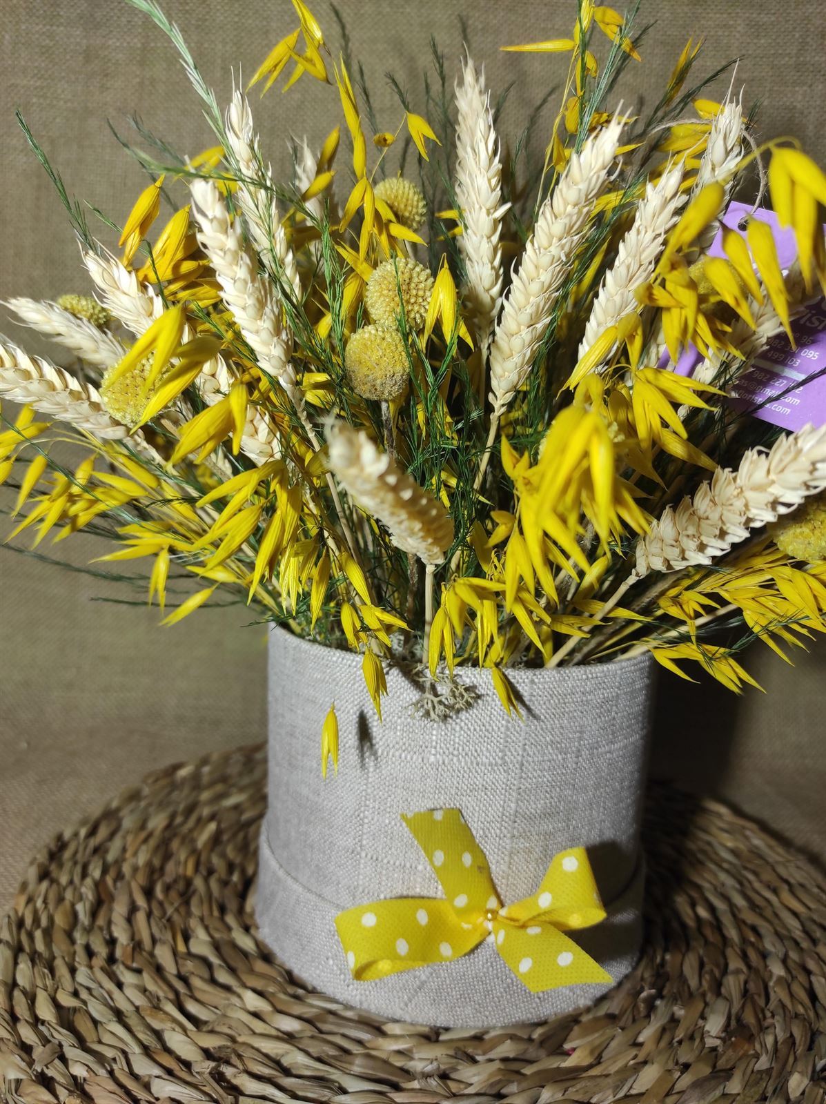 Caja con flor preservada amarilla - Imagen 5