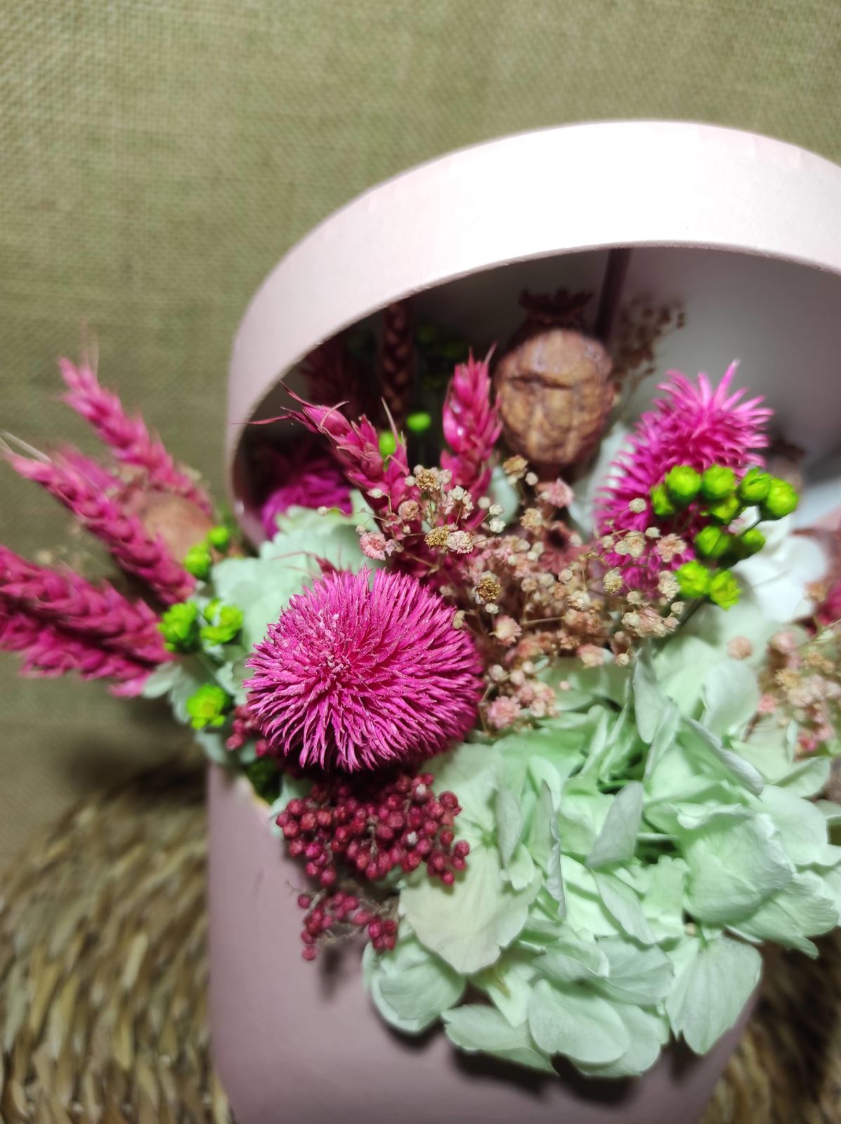 Caja con flor preservada rosa - Imagen 2