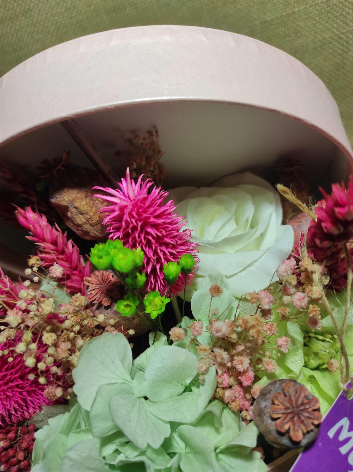 Caja con flor preservada rosa - Imagen 3