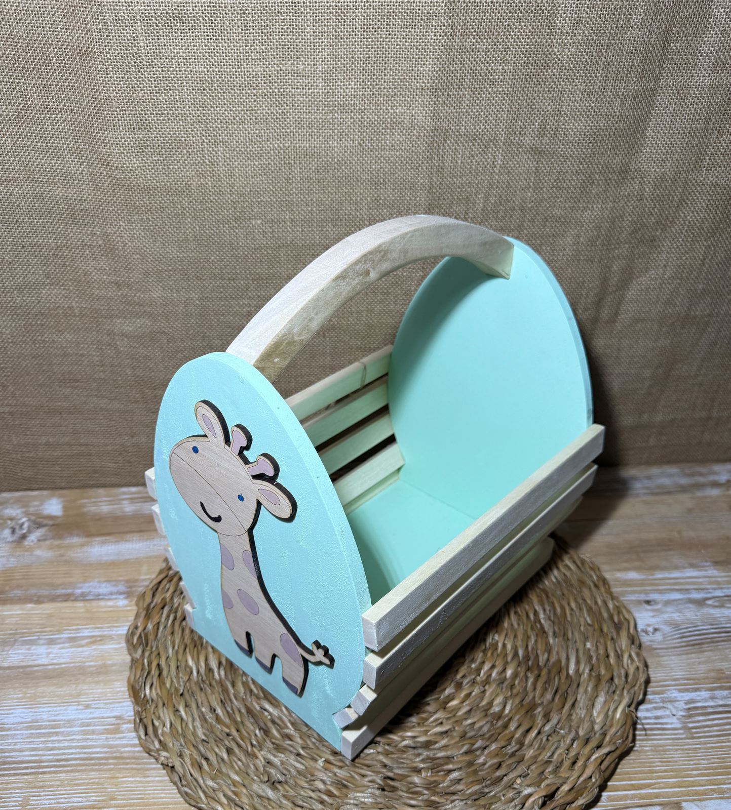 Caja de madera verde con jirafa - Imagen 3