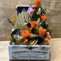 Caja dibujada en tonos naranjas - Imagen 1