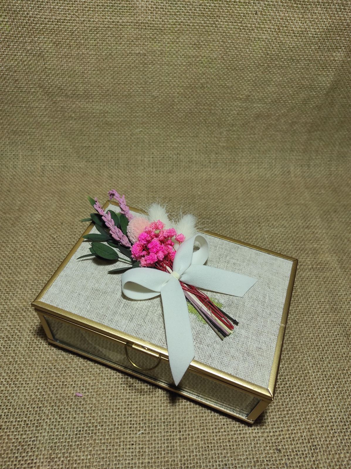Caja dorada rectangular - Imagen 1