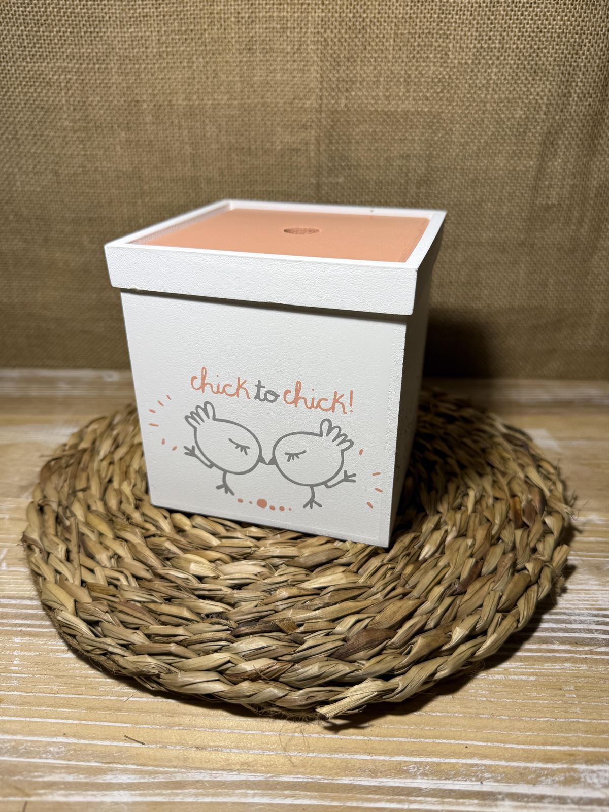Caja naranja pequeña pollito - Imagen 1