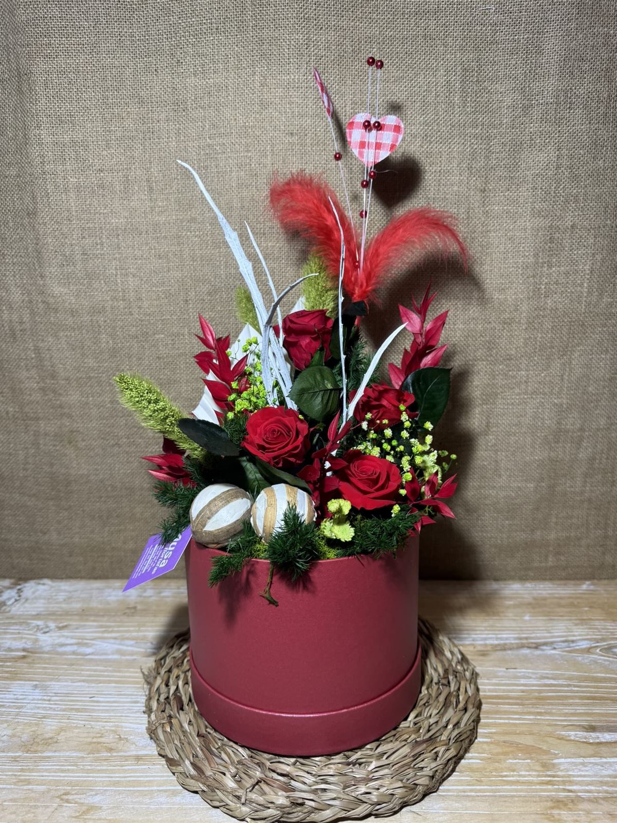 Caja roja en tonos rojos - Imagen 2