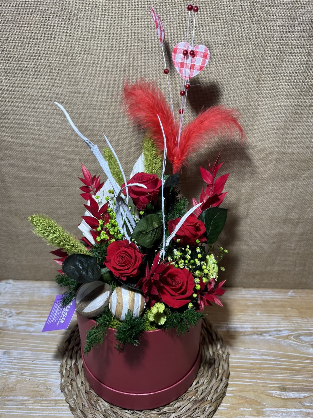 Caja roja en tonos rojos - Imagen 3