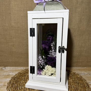 Candelabro blanco en tonos lilas - Imagen 1