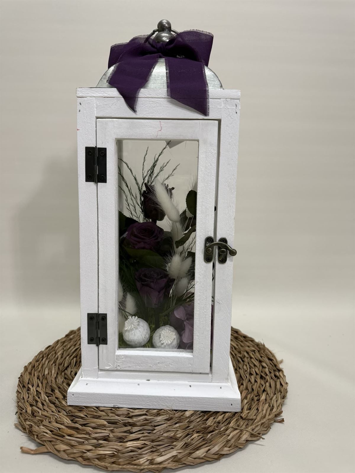 Candelabro blanco en tonos morados - Imagen 2