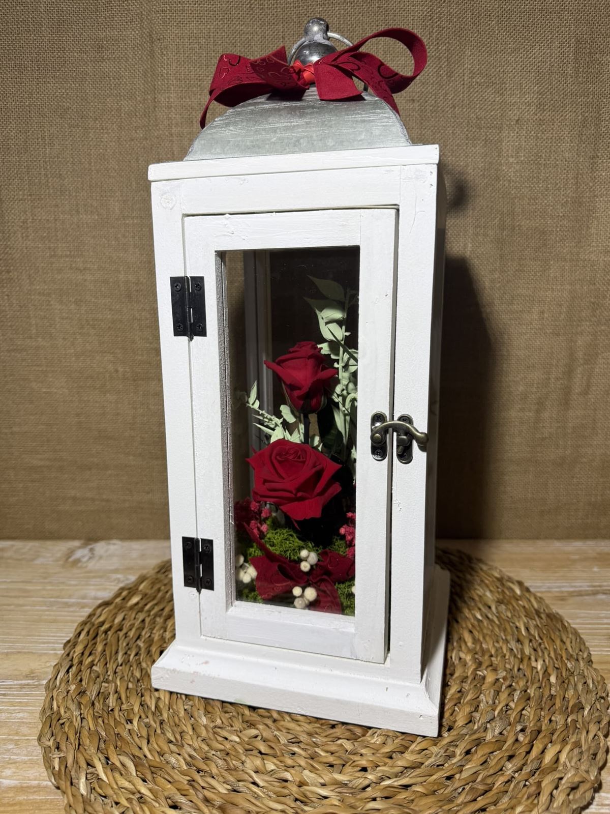 Candelabro blanco en tonos rojos - Imagen 2