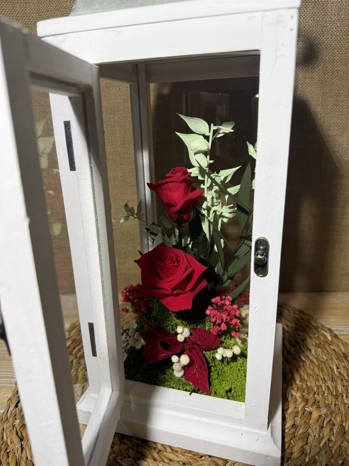 Candelabro blanco en tonos rojos - Imagen 3