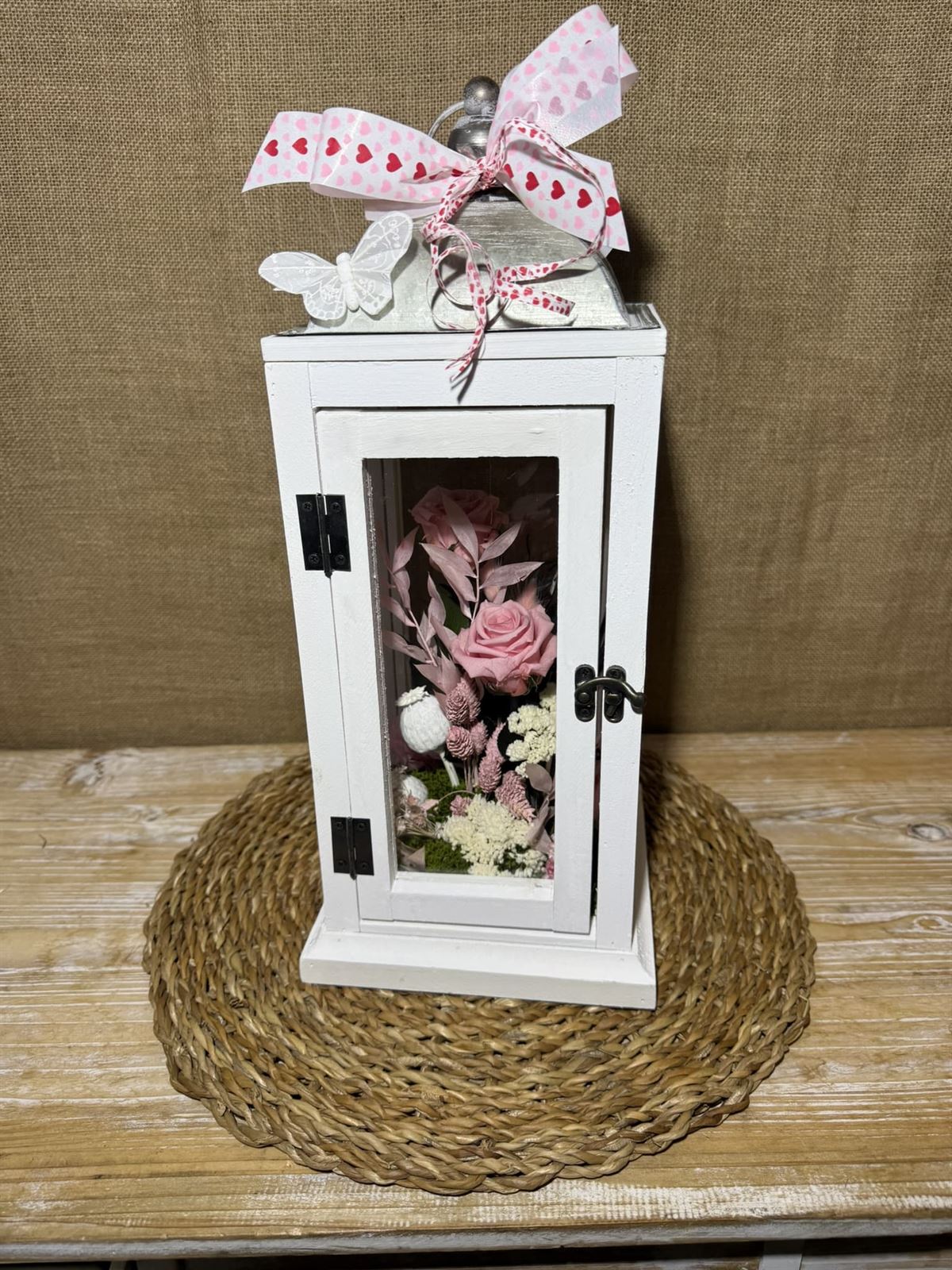 Candelabro blanco en tonos rosas - Imagen 2