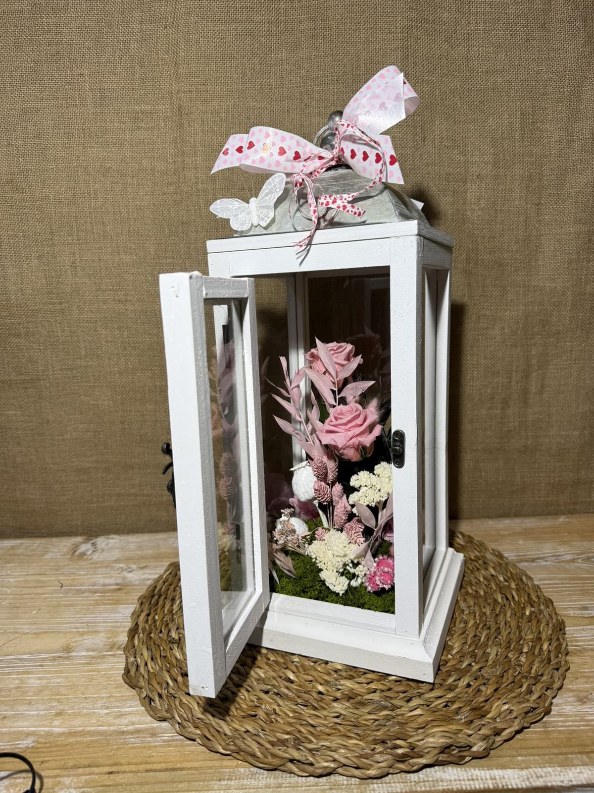 Candelabro blanco en tonos rosas - Imagen 4