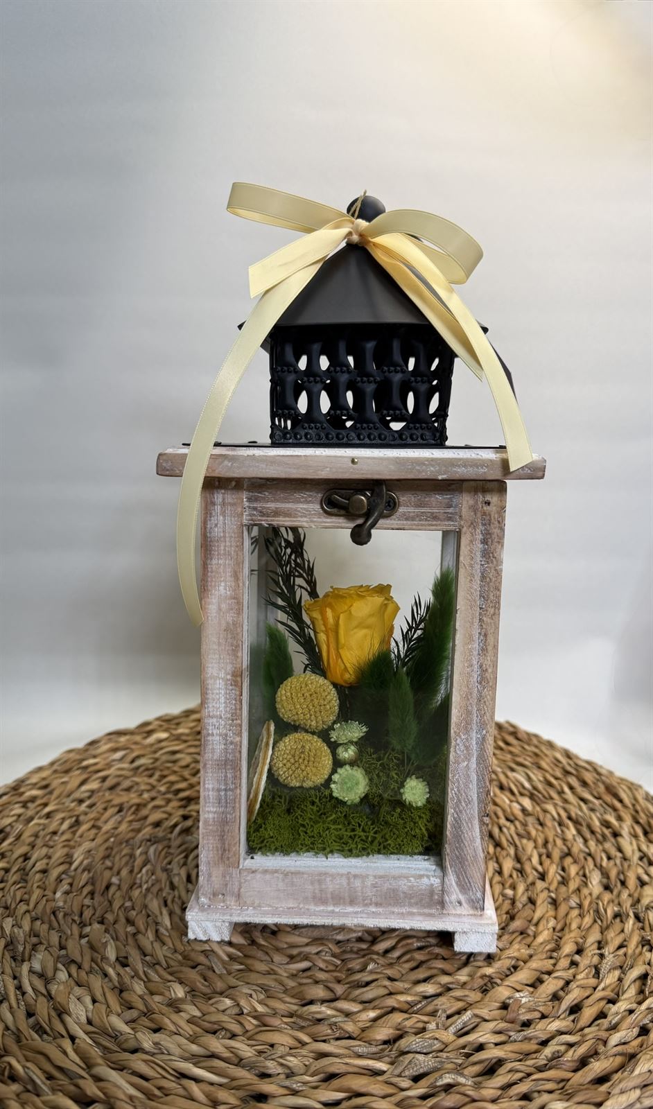 Candelabro marrón pequeño en tonos amarillos - Imagen 1