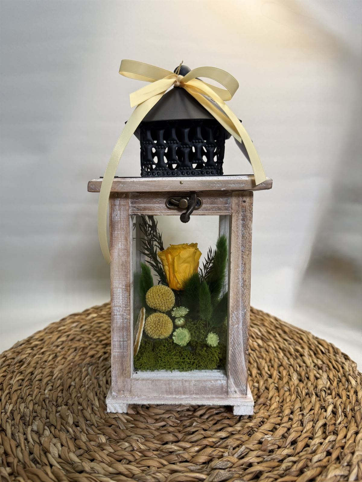 Candelabro marrón pequeño en tonos amarillos - Imagen 2