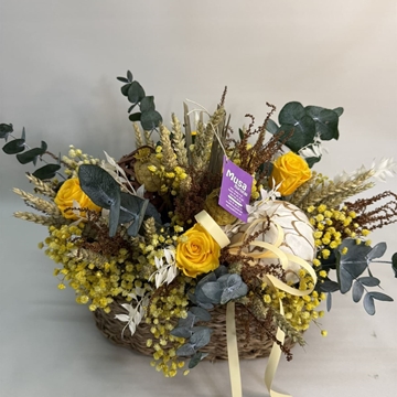 Cesta de mimbre en tonos amarillos - Imagen 2