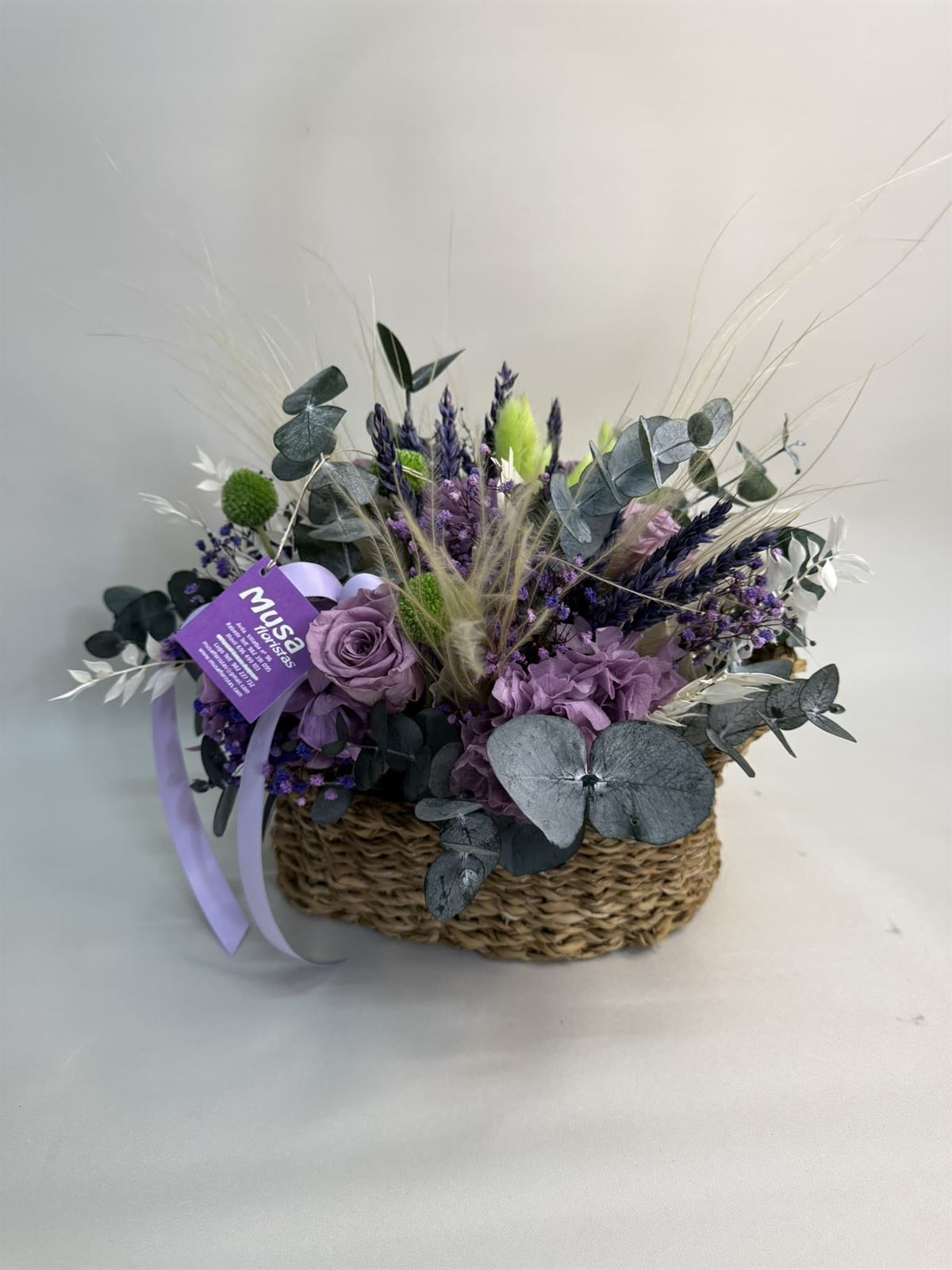 Cesta de mimbre en tonos lilas - Imagen 3