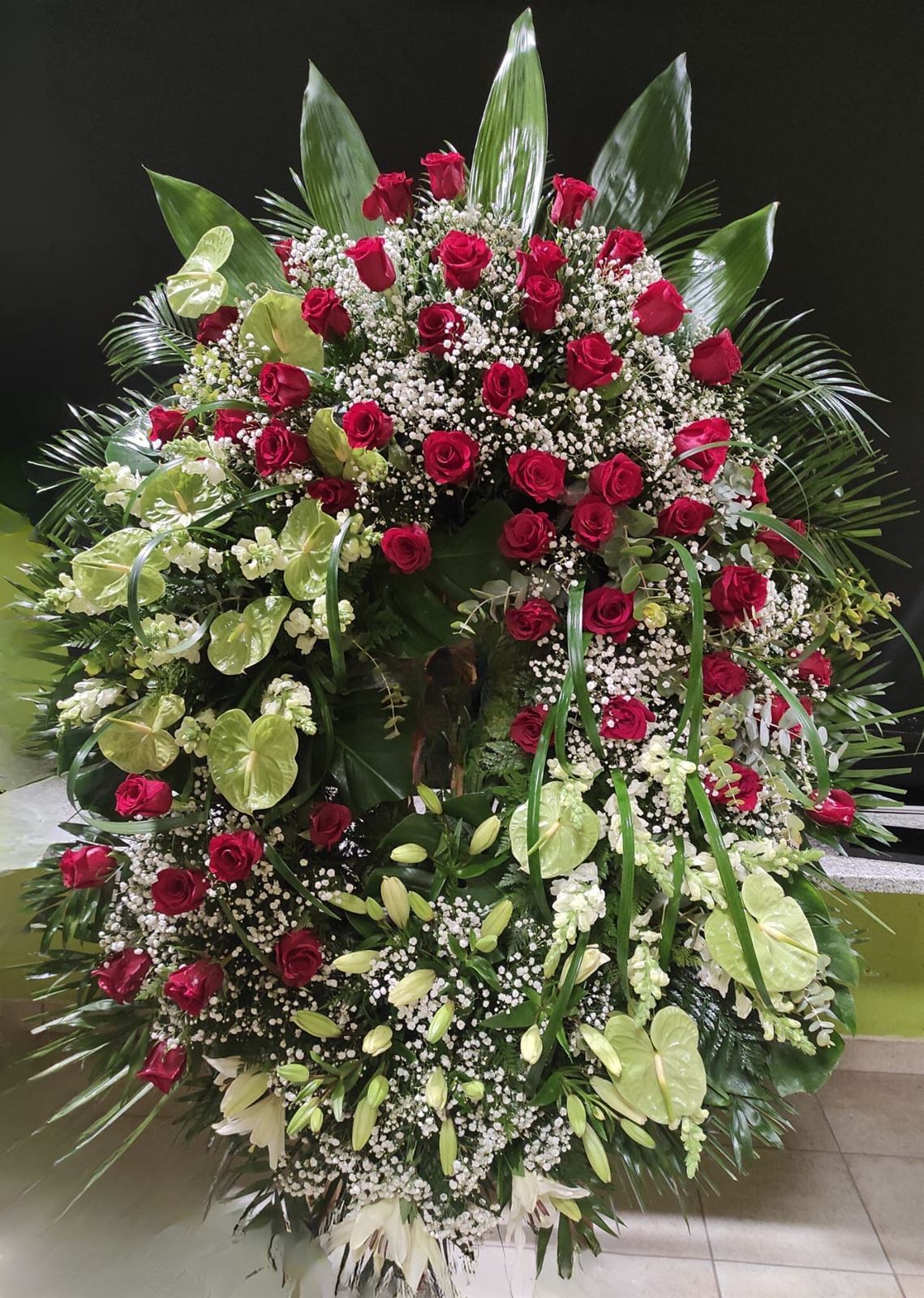 Corona funeraria de flor variada - Imagen 2