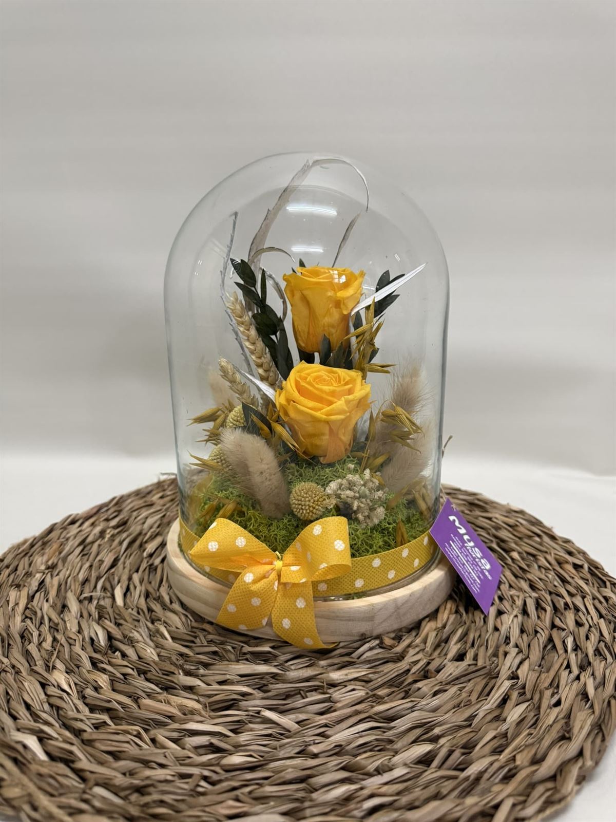 Cúpula en tonos amarillos - Imagen 1