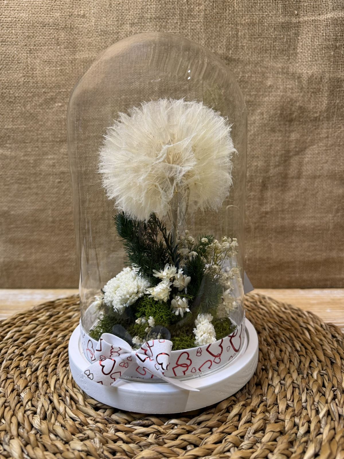 Cúpula en tonos blancos con diente de león - Imagen 1