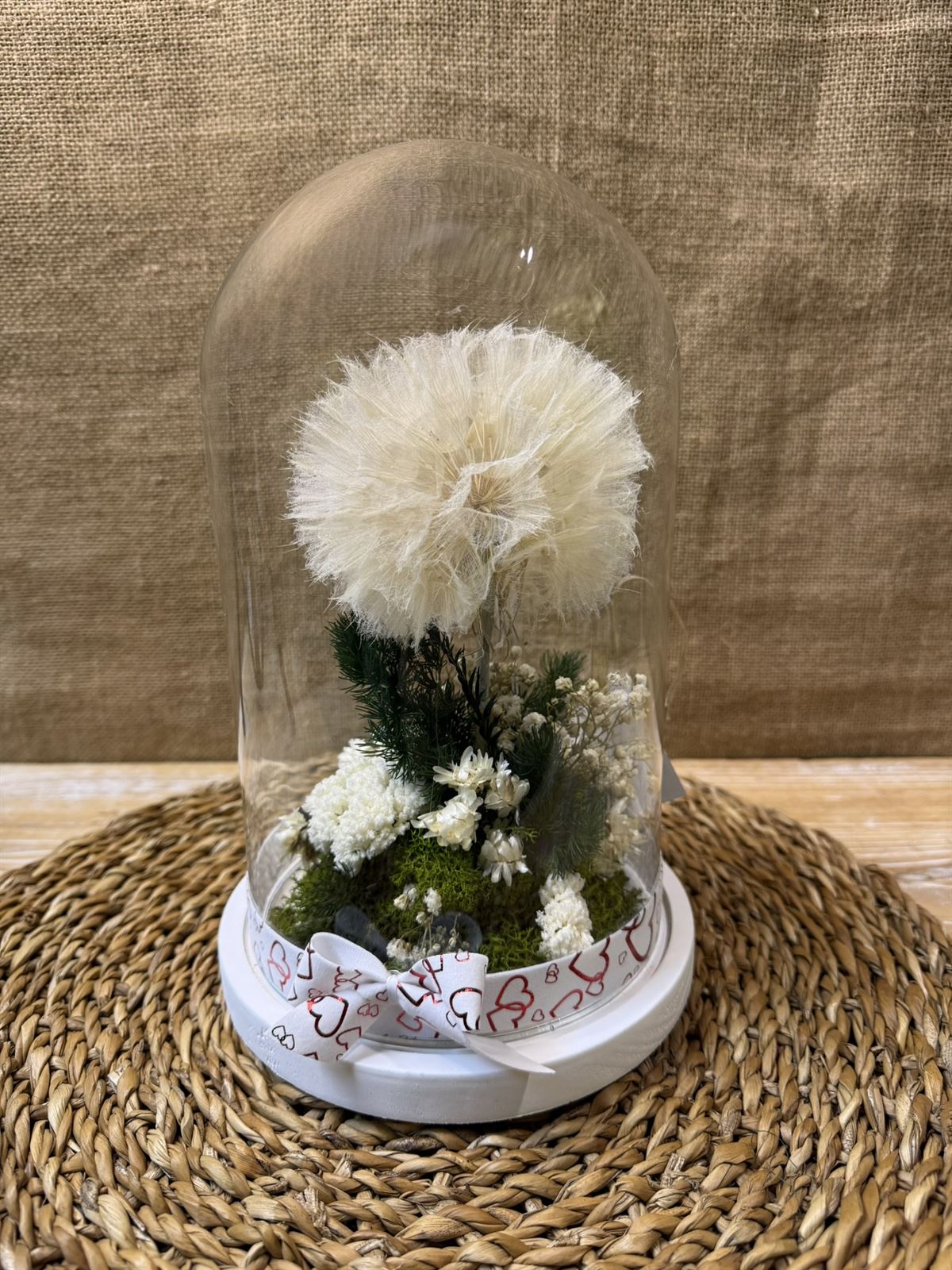 Cúpula en tonos blancos con diente de león - Imagen 2