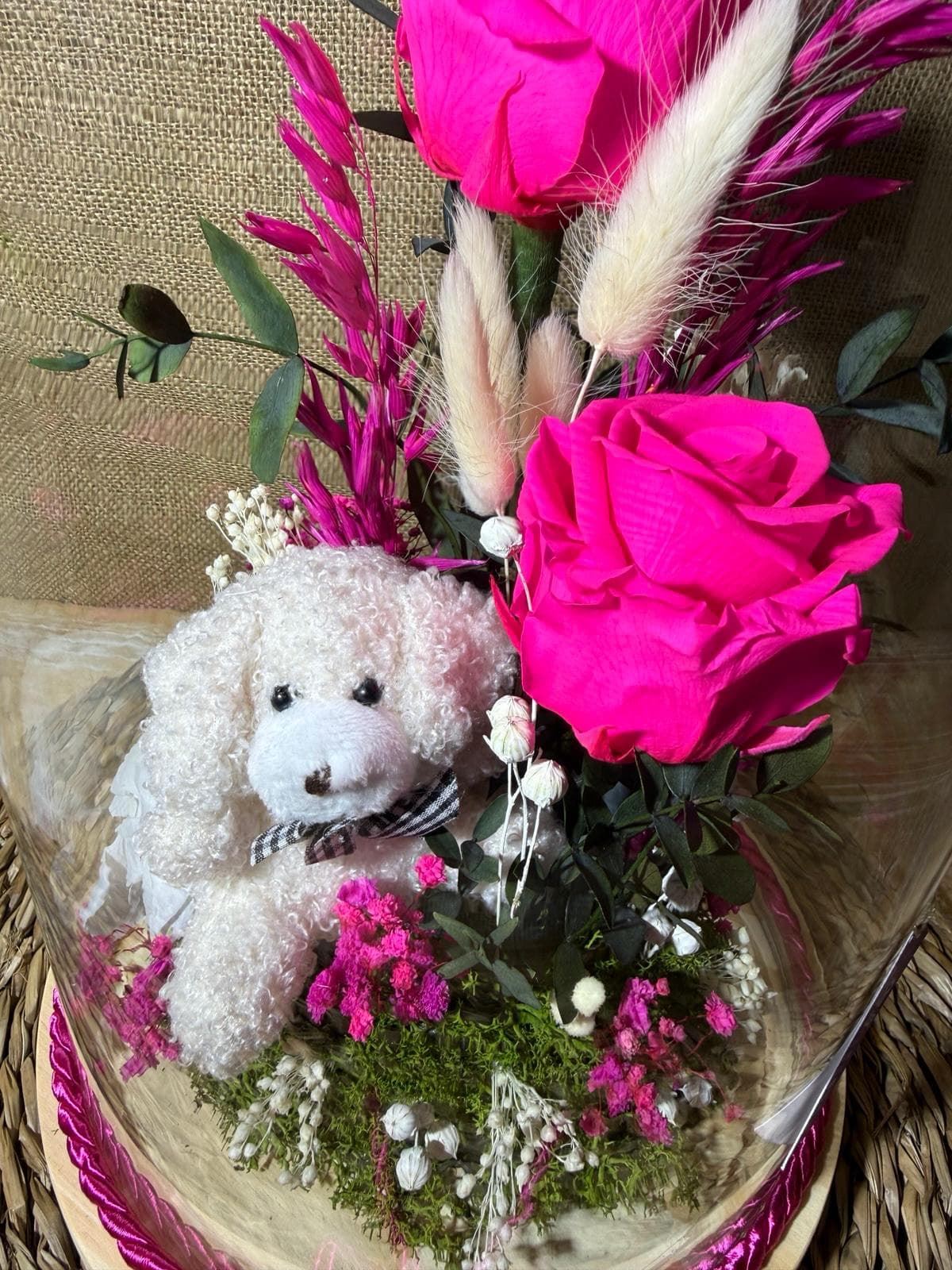 Cúpula en tonos fucsia con peluche - Imagen 1