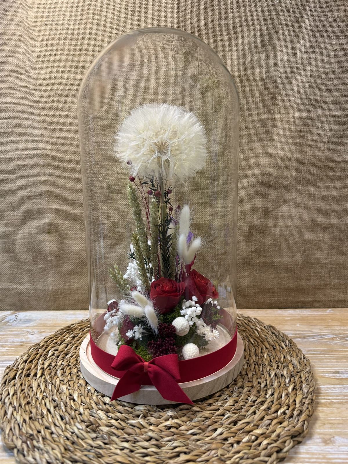 Cúpula en tonos rojos con diente de león - Imagen 1