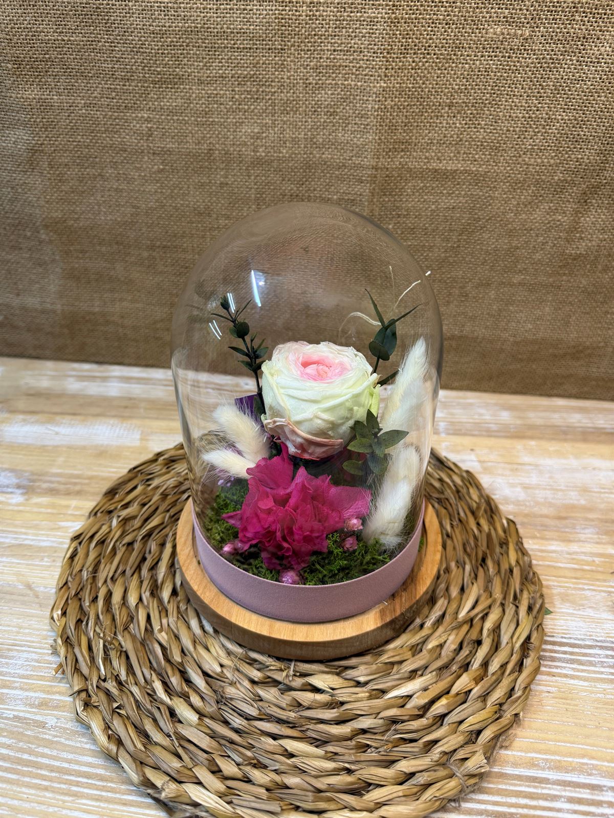Cúpula pequeña en tonos blanco y rosa - Imagen 2