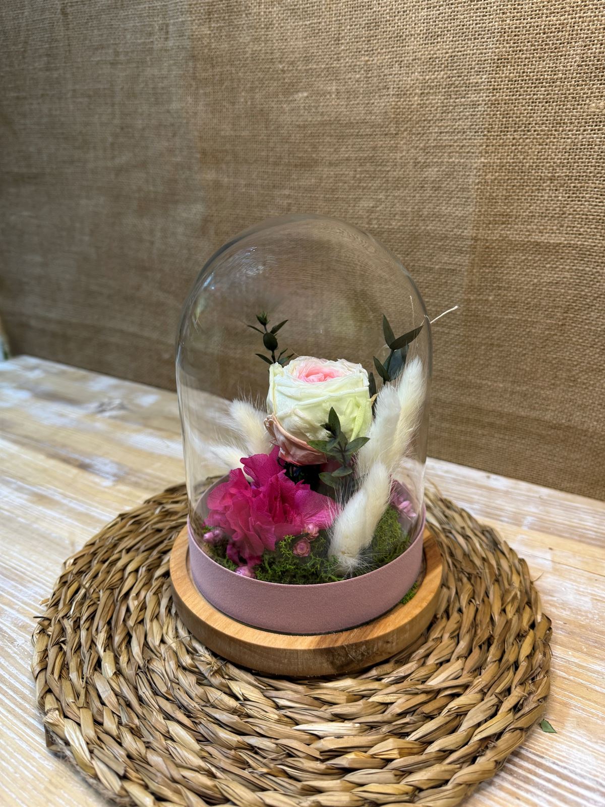 Cúpula pequeña en tonos blanco y rosa - Imagen 3