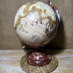 Globo terráqueo metal marrón - Imagen 1