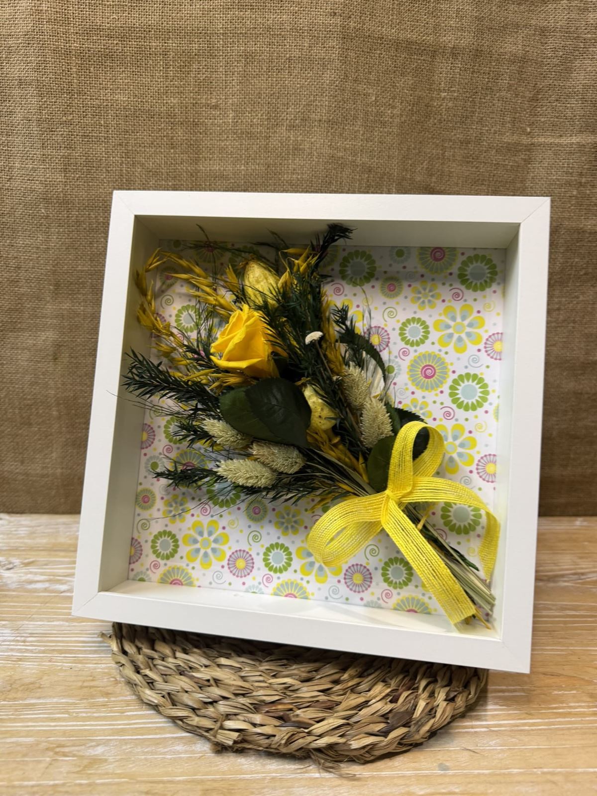 Marco en tonos amarillos - Imagen 1