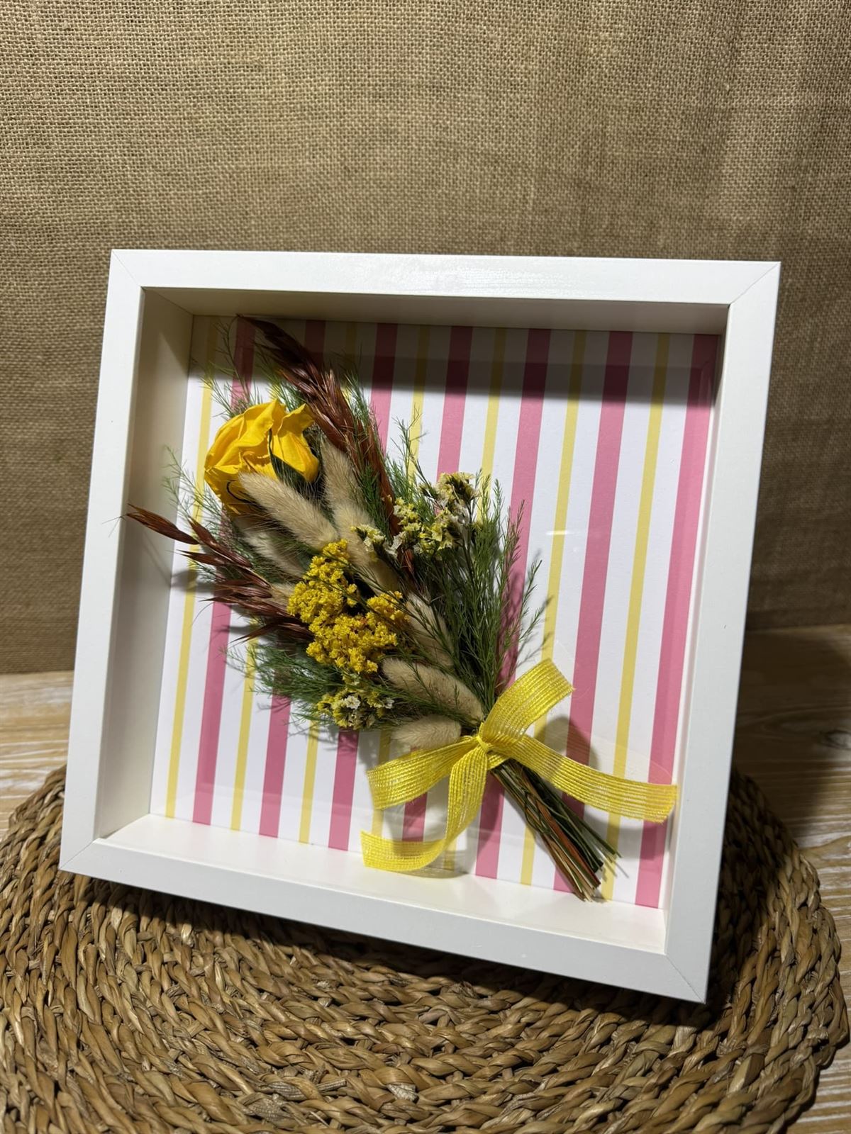 Marco en tonos amarillos - Imagen 2