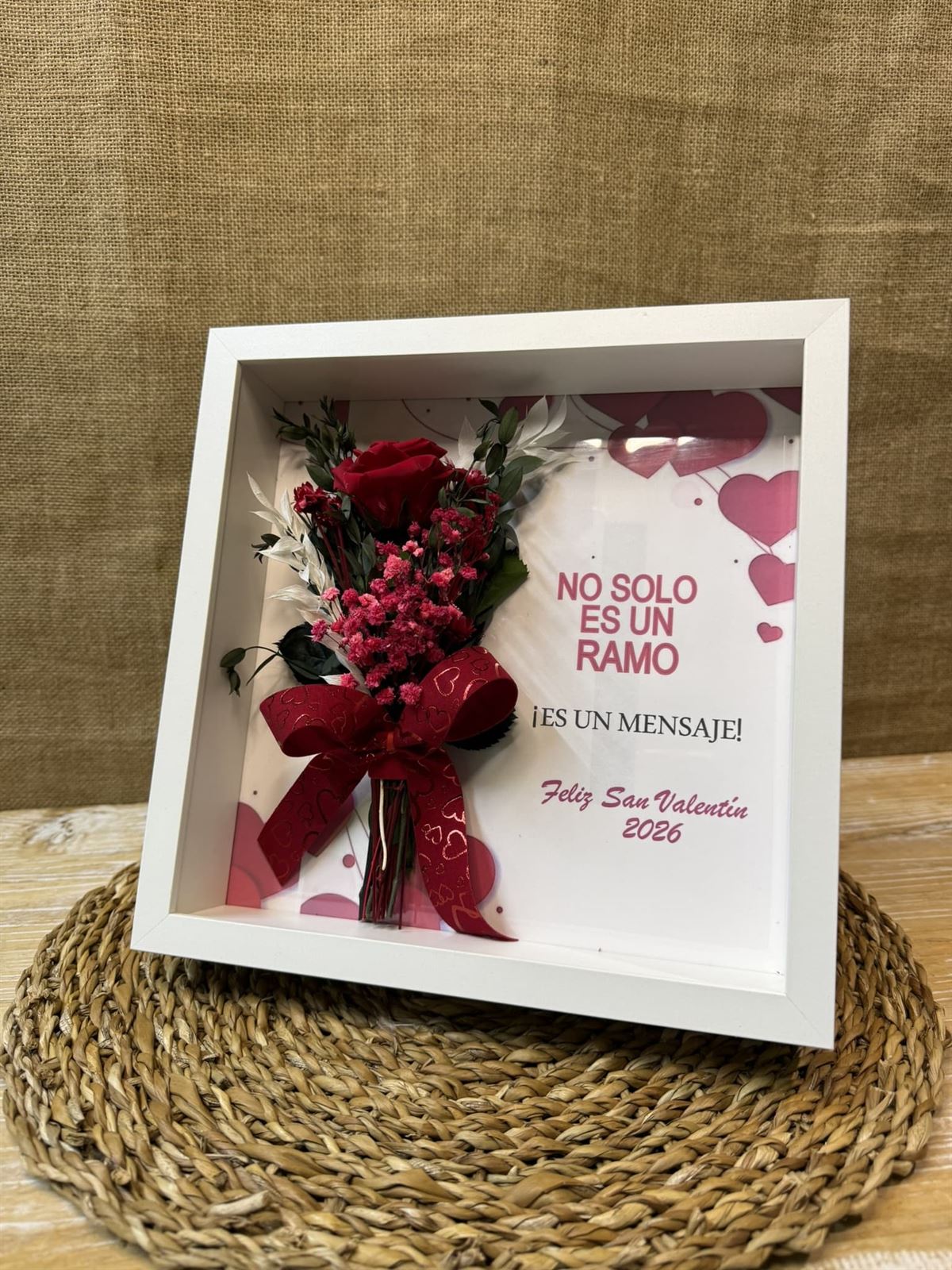 Marco en tonos rojos con frase (A) - Imagen 1