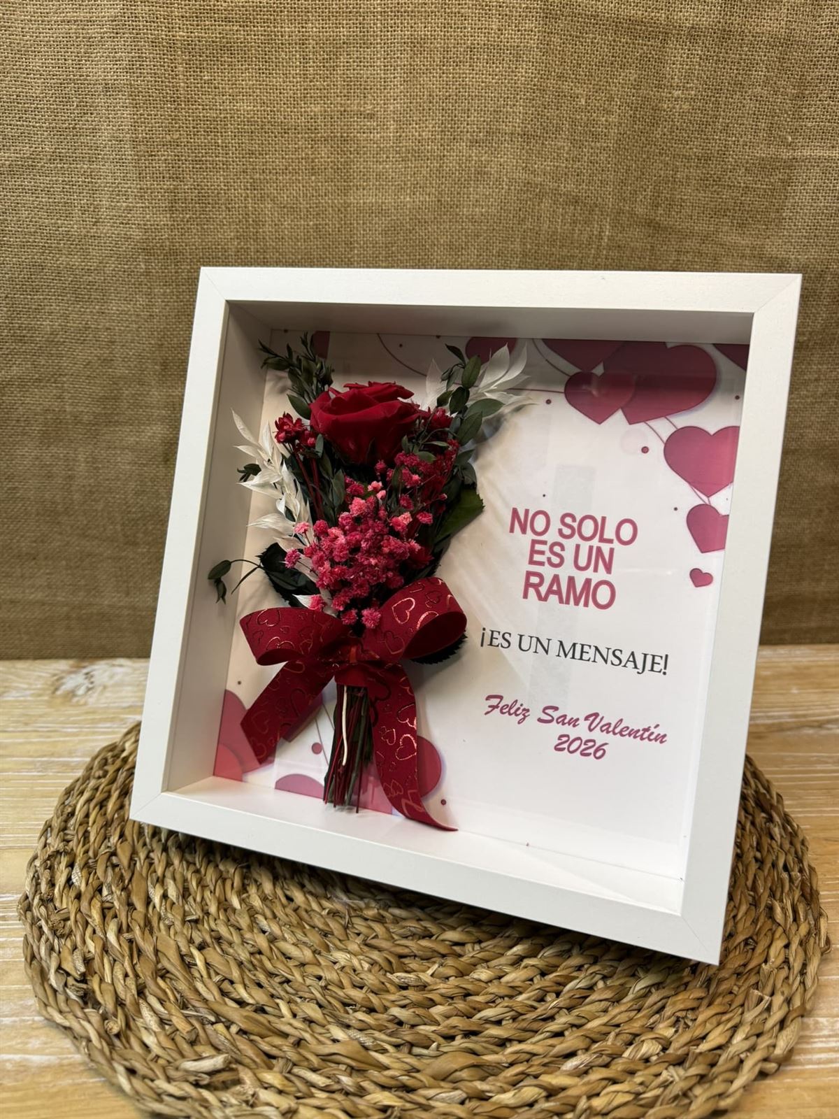 Marco en tonos rojos con frase (A) - Imagen 2