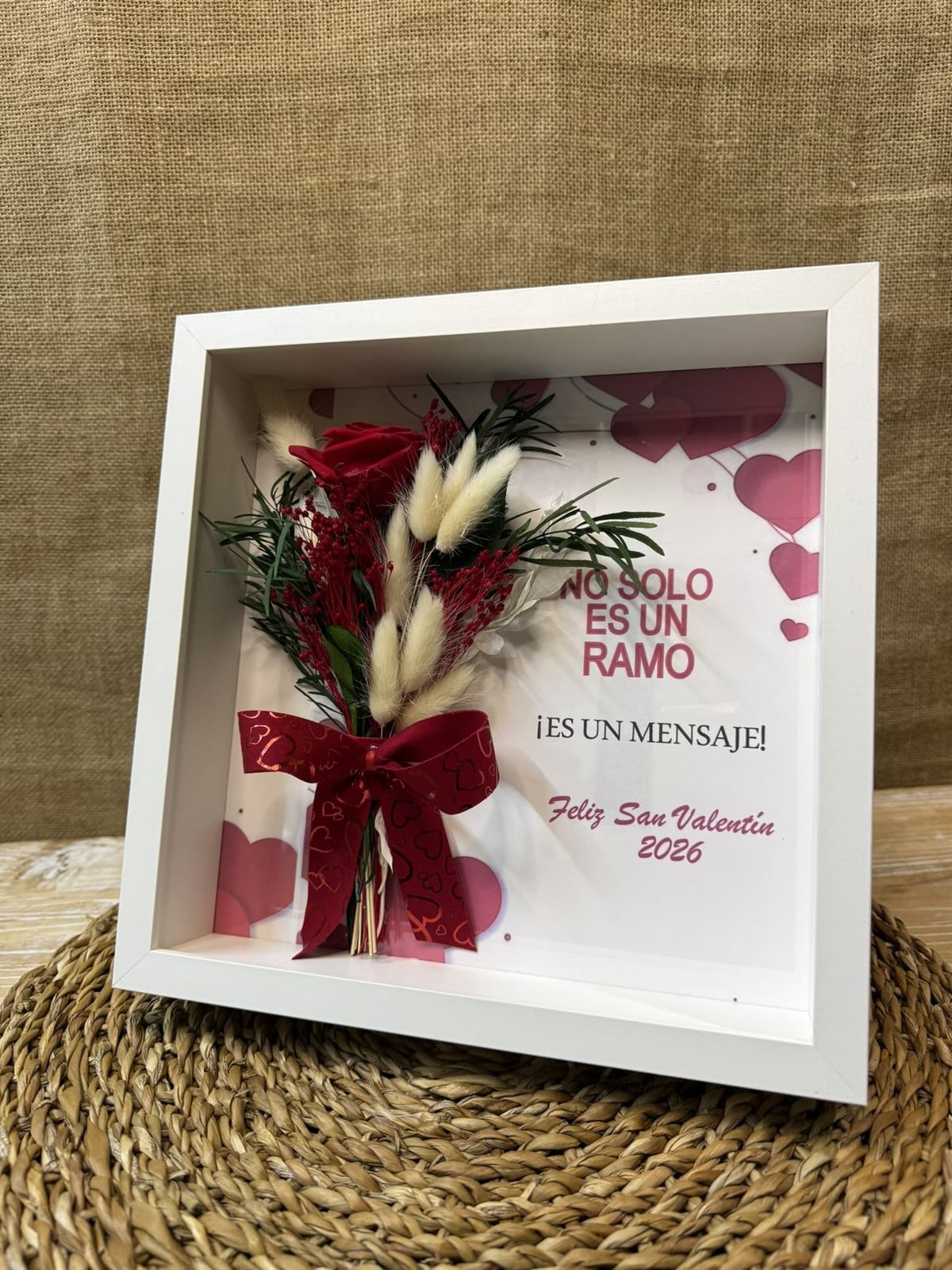 Marco en tonos rojos con frase (C) - Imagen 1