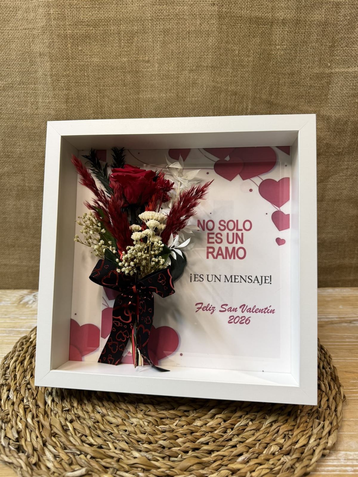 Marco en tonos rojos con frase (E) - Imagen 1