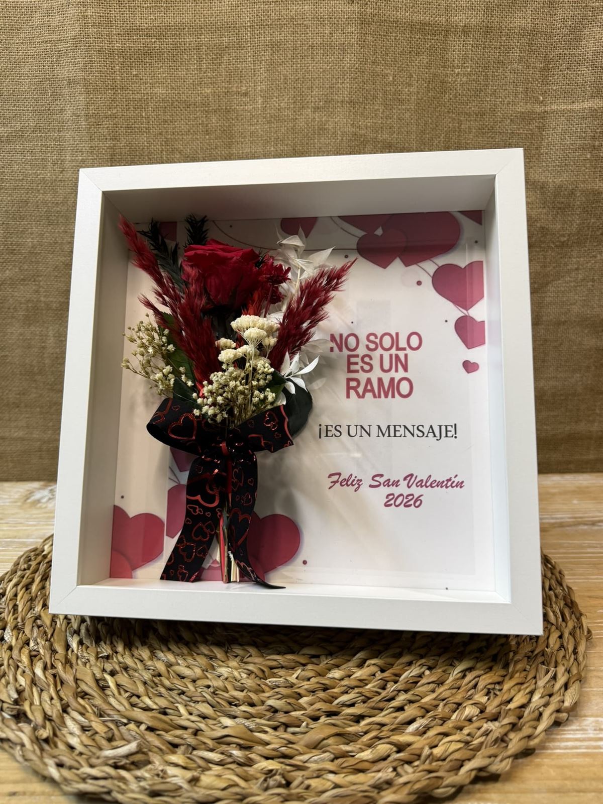 Marco en tonos rojos con frase (E) - Imagen 2