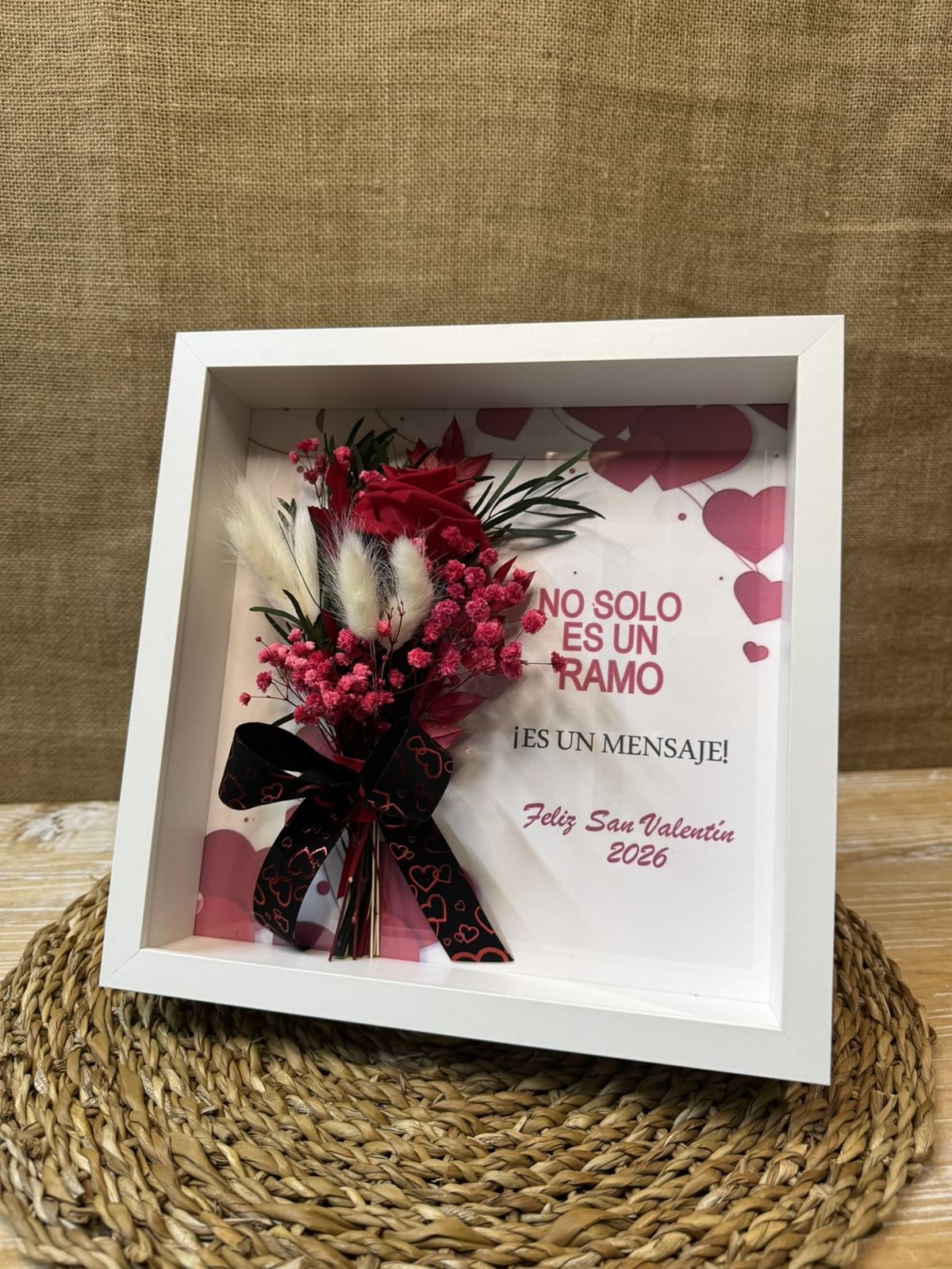 Marco en tonos rojos con frase (F) - Imagen 1