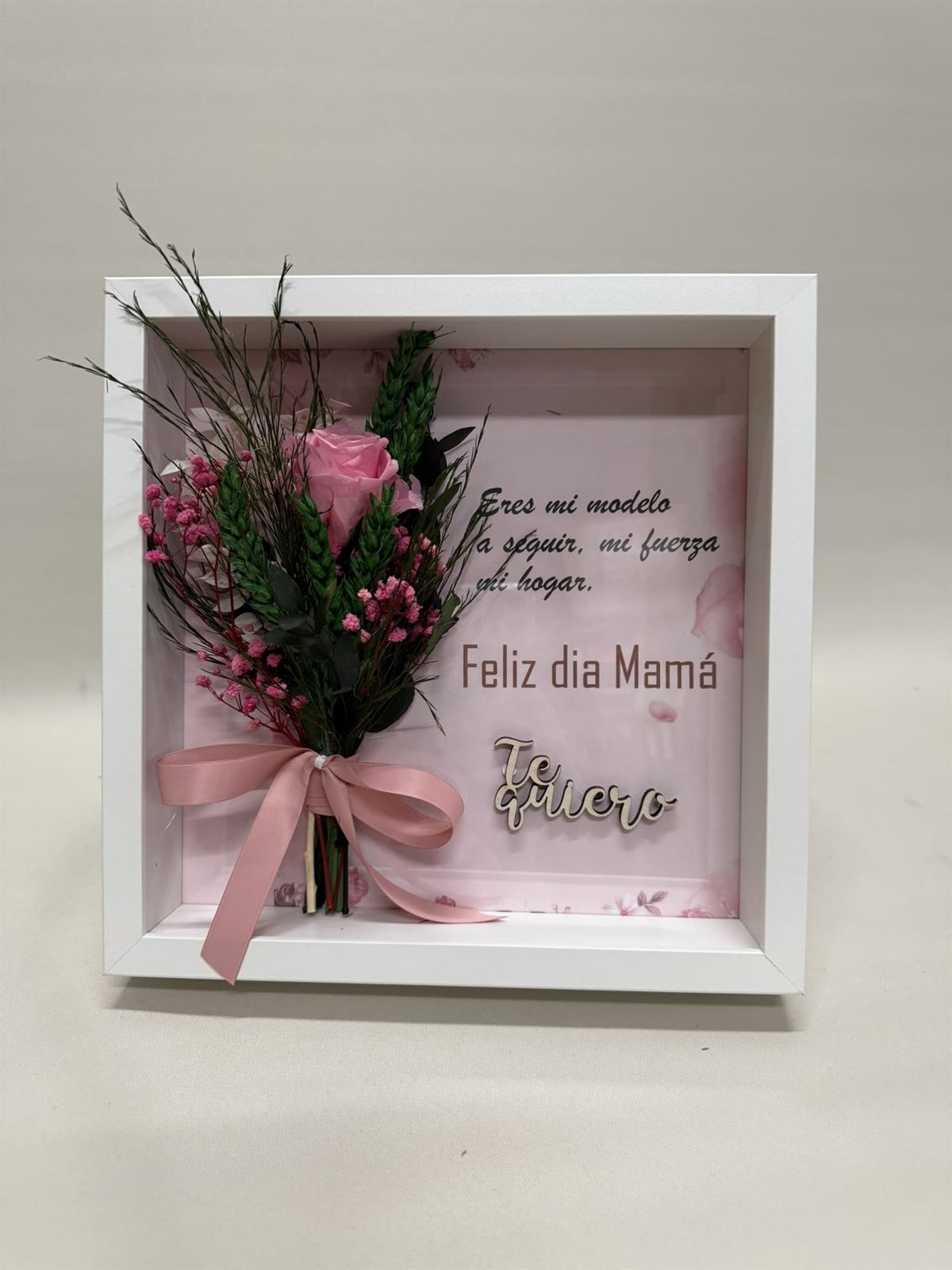 Marco en tonos rosa con frase - Imagen 2