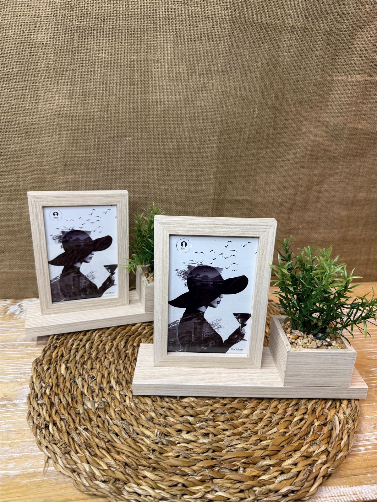 Marco foto con una planta artificial - Imagen 3