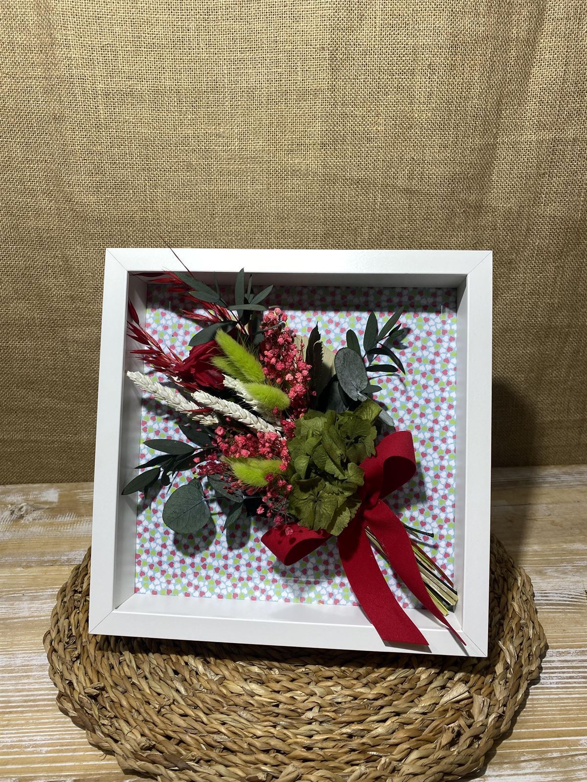 Marco rojo con hortensia verde - Imagen 1