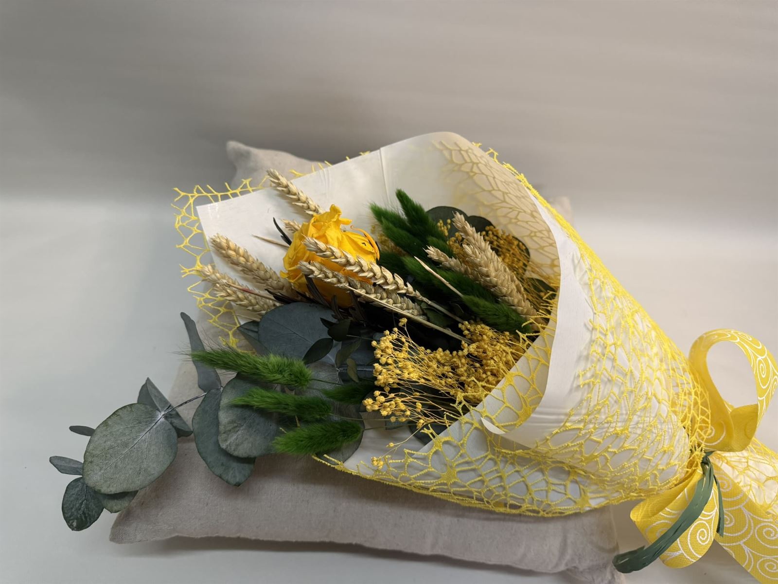 Ramo 1 rosa en tono amarillo - Imagen 2