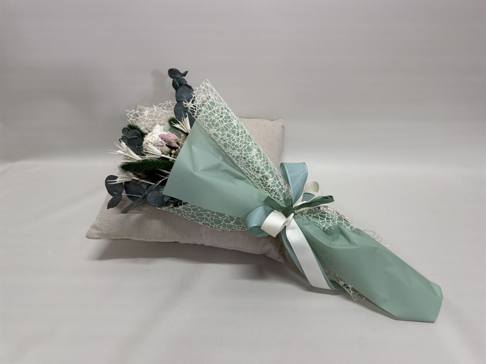 Ramo 1 rosa en tono blanco - Imagen 3