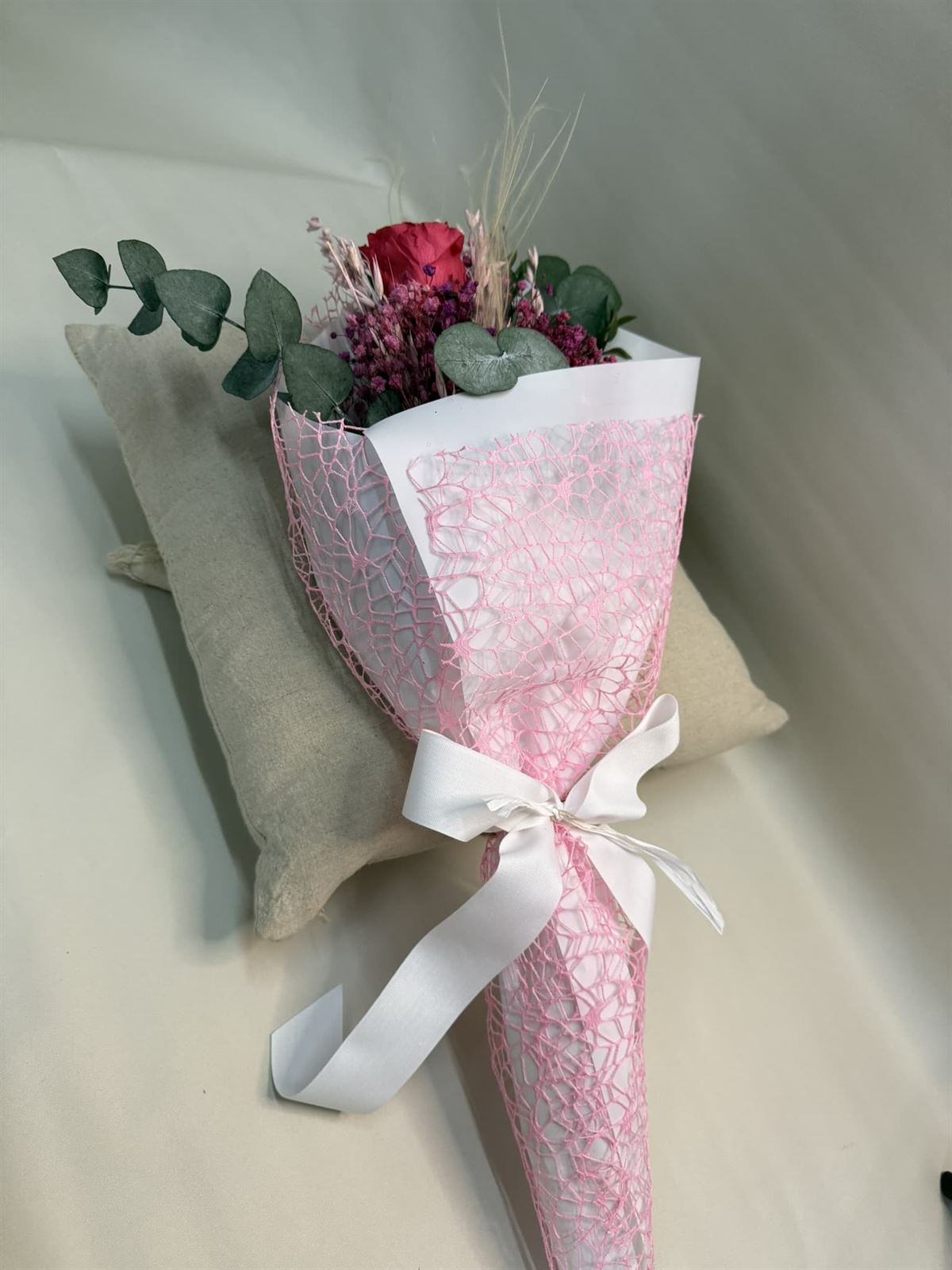 Ramo 1 rosa en tono fucsia - Imagen 1