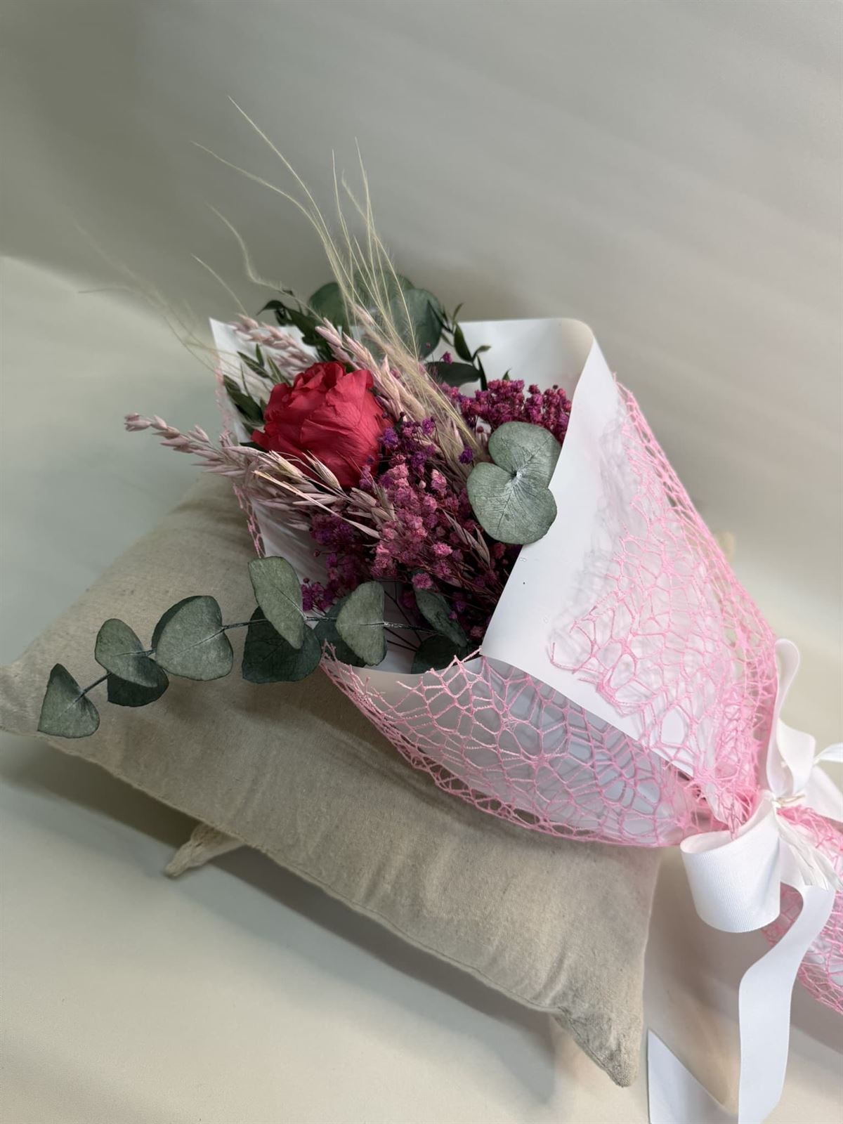 Ramo 1 rosa en tono fucsia - Imagen 2