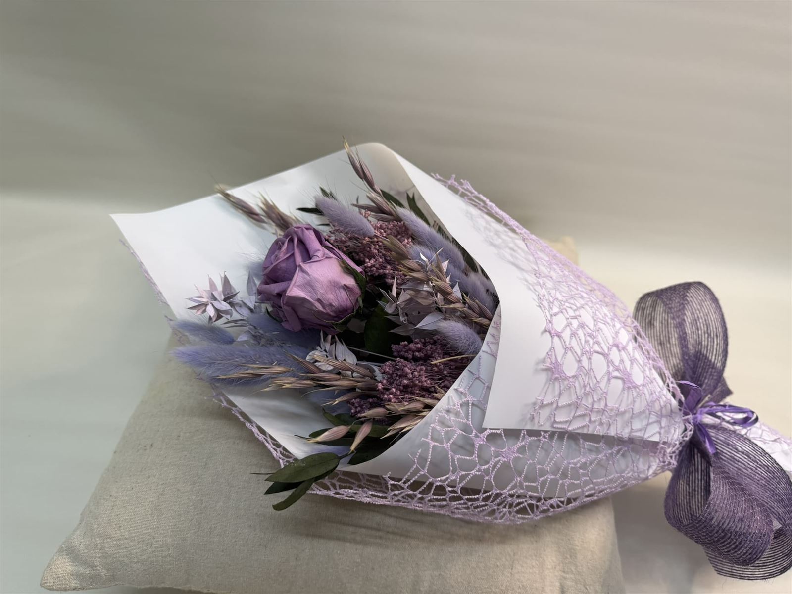 Ramo 1 rosa en tono lila - Imagen 2