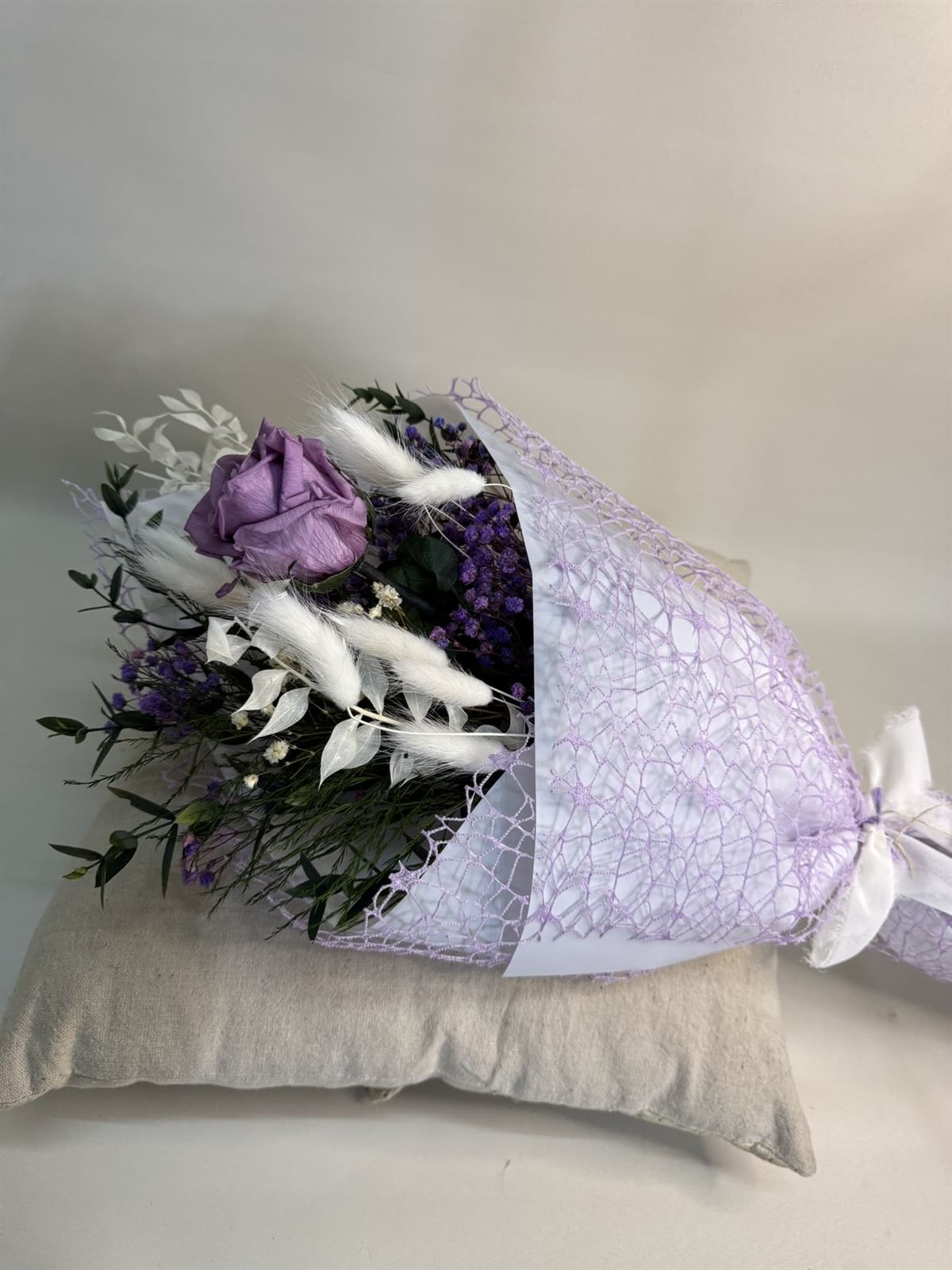 Ramo 1 rosa en tono lilas - Imagen 4