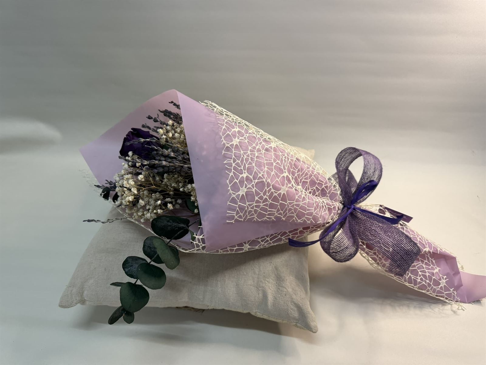 Ramo 1 rosa en tono morado - Imagen 4