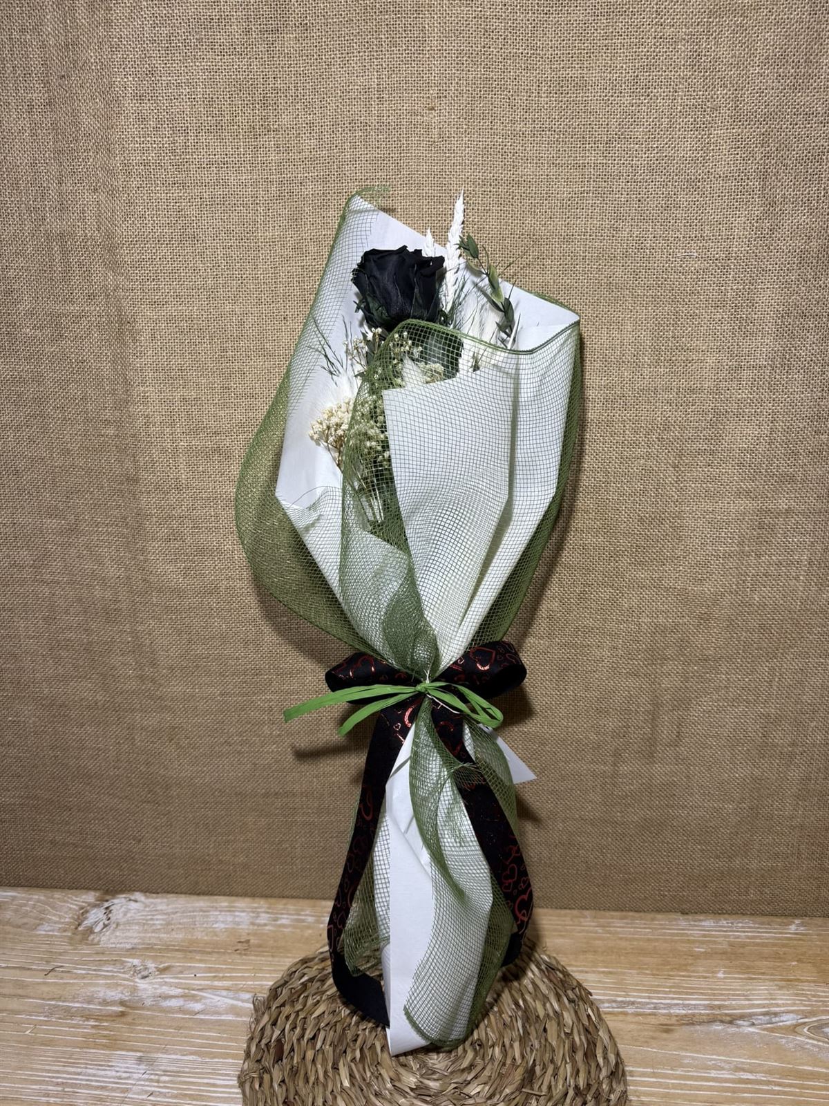 Ramo 1 rosa en tono negro - Imagen 1